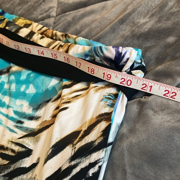 Gorgeous maxi skirt!! ❤️ 2X - Picture 4 of 8